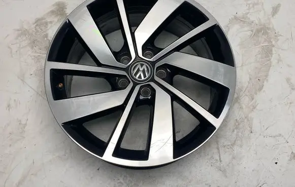 Volkswagen Jetta USA R18 alloy rim 5GM601025N