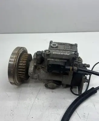 Audi A6 S6 C4 4A Fuel injection high pressure pump 046130108G