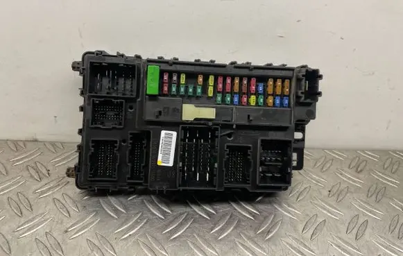 Lincoln MKZ II Power management control unit DG9T15604BL