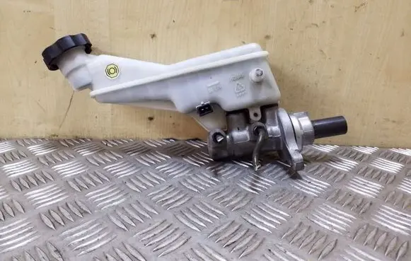 Hyundai i40 Master brake cylinder