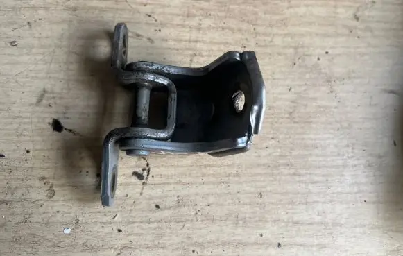Nissan Almera N16 Rear door upper hinge