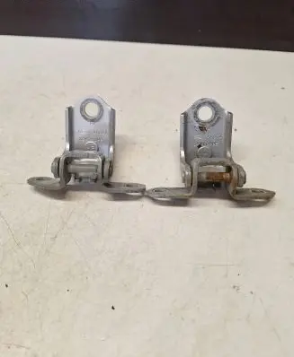 Ford Fiesta Rear door upper hinge 326ZSD9E 327YGD9E