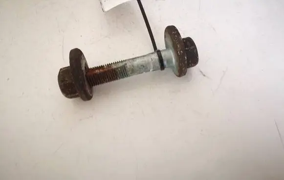 Volkswagen Touareg I Nuts/bolts 