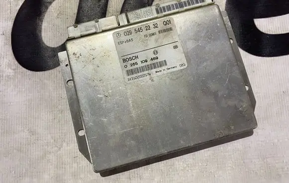 Mercedes-Benz E W210 ESP (stability system) control unit a0295452232