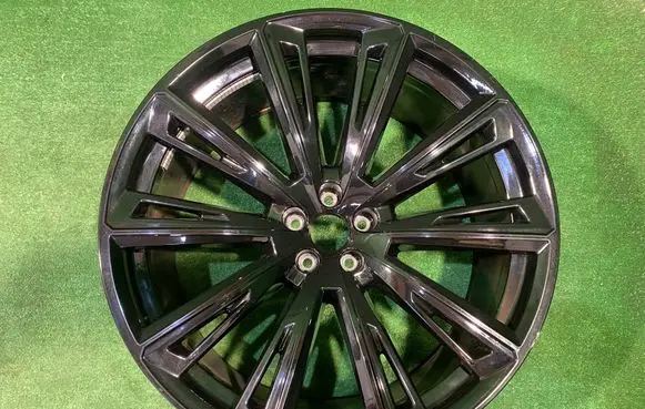 Audi Q8 R23 light alloy rim 4M8601025AT