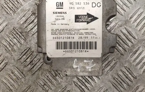 Opel Zafira A Airbag control unit/module 90582536