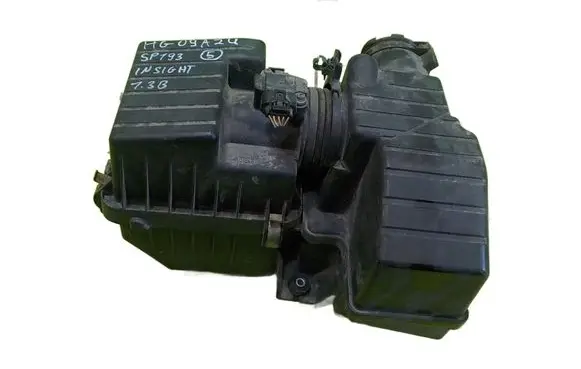 Honda Insight Air filter box 