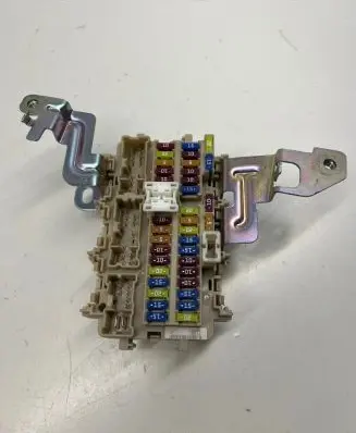 Nissan Qashqai Fuse module 4EB0C C62448D30