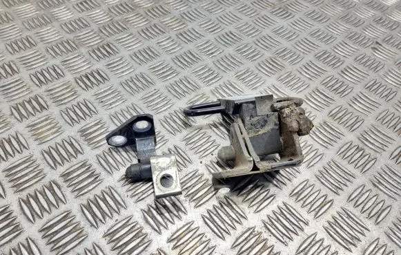 Rear door hinge set
