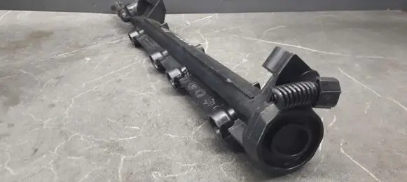 Volkswagen Golf IV Fuel main line pipe