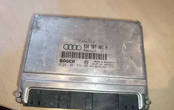 Audi A4 S4 B5 8D Engine control unit/module 8D0907401H 28RTE237 0281001834