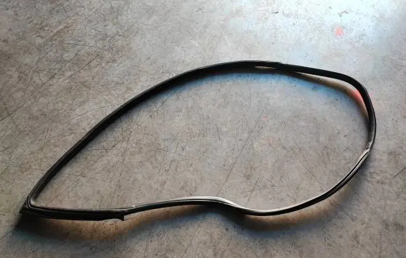 BMW 2 F22 F23 Front door rubber seal 7267912