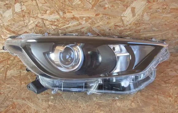 Toyota Yaris XP210 Headlight/headlamp