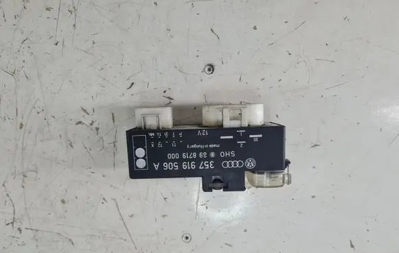 Volkswagen Golf IV Coolant fan relay 357919506A