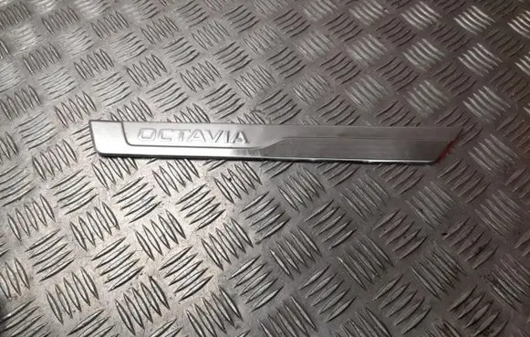 Skoda Octavia Mk4 Front sill trim cover 5E3853814