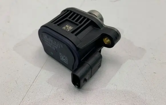 Audi A5 Camshaft vanos timing valve 06M906048F
