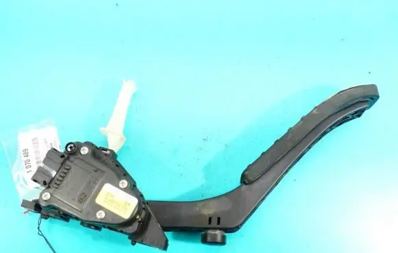 Porsche Cayenne (92A) Accelerator throttle pedal 7L0723507D IMPRK1070489
