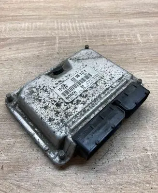 Volkswagen Golf IV Engine control unit/module ECU 038906012M 0281001979