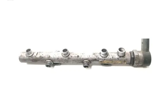 Audi A5 8T 8F Fuel distributor 059130090AJ 057130764F 0281002854