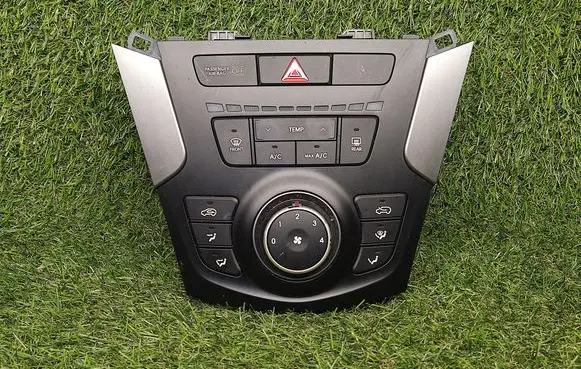 Head unit multimedia control