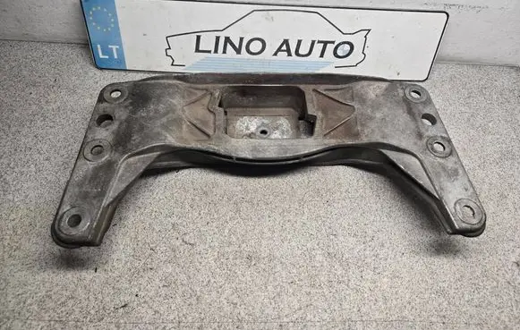 BMW 5 E60 E61 Gearbox mounting bracket 6761106
