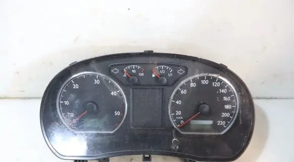 Volkswagen Polo IV 9N3 Clock 