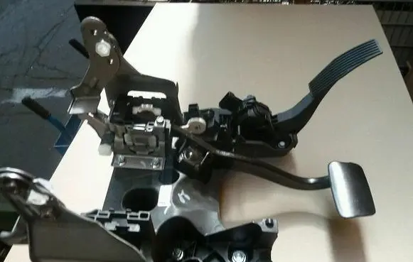 Opel Astra L Pedal assembly 84022196