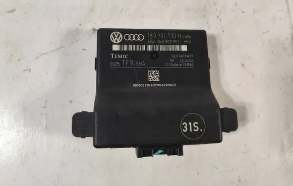 Volkswagen Golf V Gateway control module 1K0907530H 1K0907951