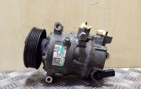 Seat Toledo IV (NH) Air conditioning (A/C) compressor (pump) 5Q0820803C