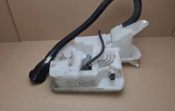 BMW 5 E60 E61 Windshield washer fluid reservoir/tank 61667034967