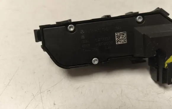 Mercedes-Benz C W205 Seat heating switch A2139057502
