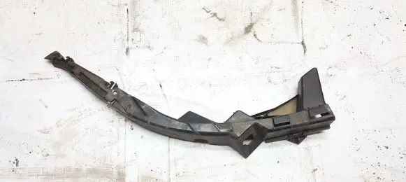 Volkswagen PASSAT B5 Front bumper mounting bracket 3b0807050