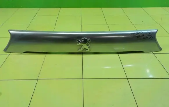 Peugeot 4007 Rear light center trim bar blend 14AB49