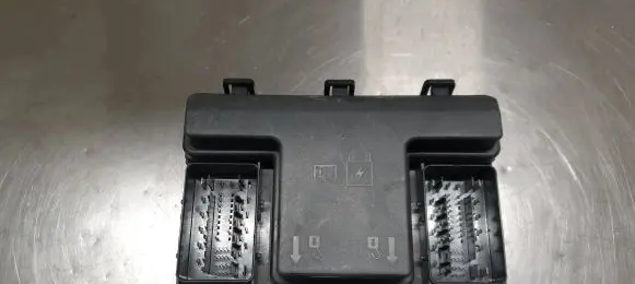 Ford Mondeo MK V Fuse module FG9T14A067EB 16232846