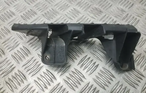 Seat Leon (1P) Bumper support mounting bracket corner 1P0807377