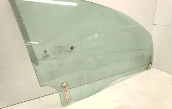Alfa Romeo GT Front door window/glass (coupe) 43R00049 AS2 M25