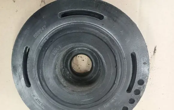 Renault Master II Crankshaft pulley 555547