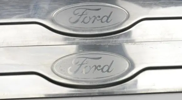 Ford Mondeo MK IV Front sill trim cover