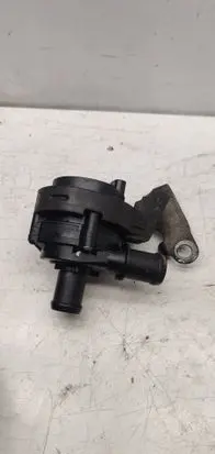 Volkswagen PASSAT B8 Electric auxiliary coolant/water pump 5Q0965567J