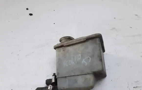 Power steering fluid tank/reservoir