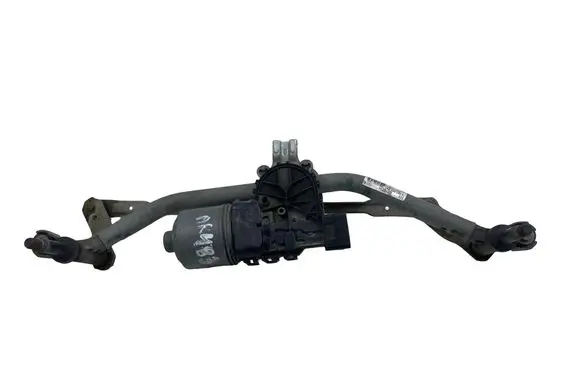 Peugeot 208 I Wiper motor 9673222580