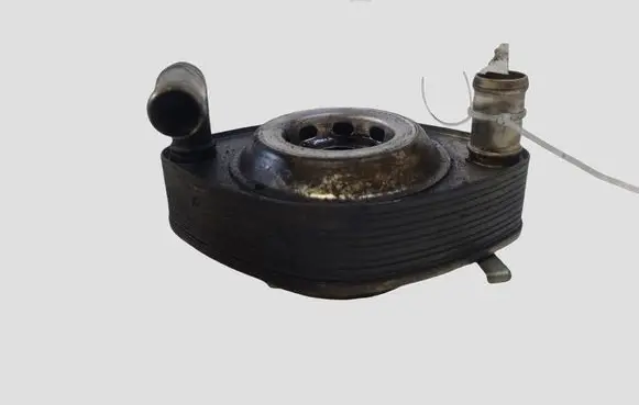 Mazda 6 Oil filter mounting bracket