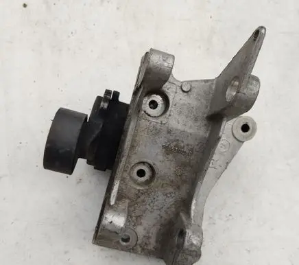 Peugeot 307 Generator/alternator bracket 9636301380
