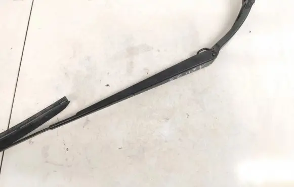 Subaru Outback Front wiper blade arm
