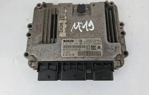 Peugeot 2008 I Engine control unit/module 9660324180 0281011634