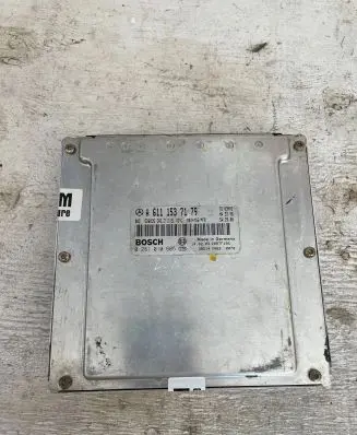 Mercedes-Benz Vito Viano W638 Engine control unit/module A6111537179 0281010605