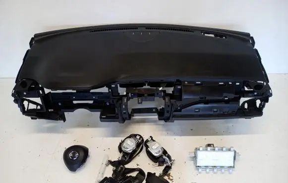 Nissan Leaf II (ZE1) Dashboard 17785965186