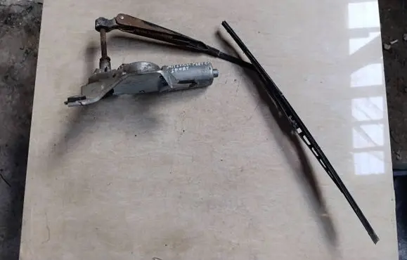 Mitsubishi Pajero Sport I Rear window wiper motor Wm412091s