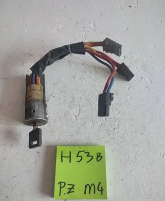 Peugeot 106 Ignition lock 4289739