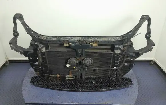 KIA Carens II Front bodywork piece 